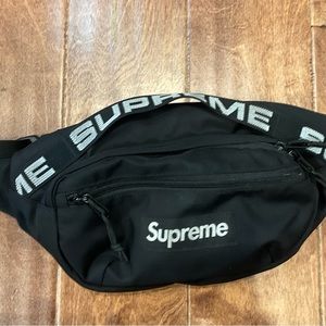 Supreme waist bag (SS18) worn good condition
